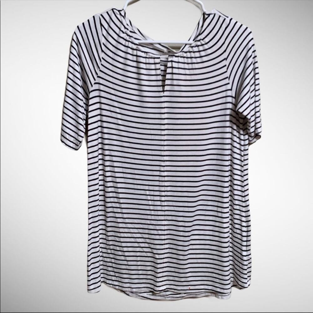 Maurice's White Black Stripe Short Sleeve Keyhole Cut-Out Blouse Size Medium